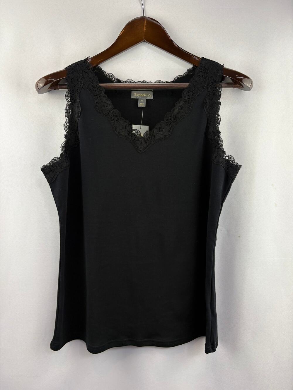 Women’s Style&Co Medium Black Scalloped Lacy Tank